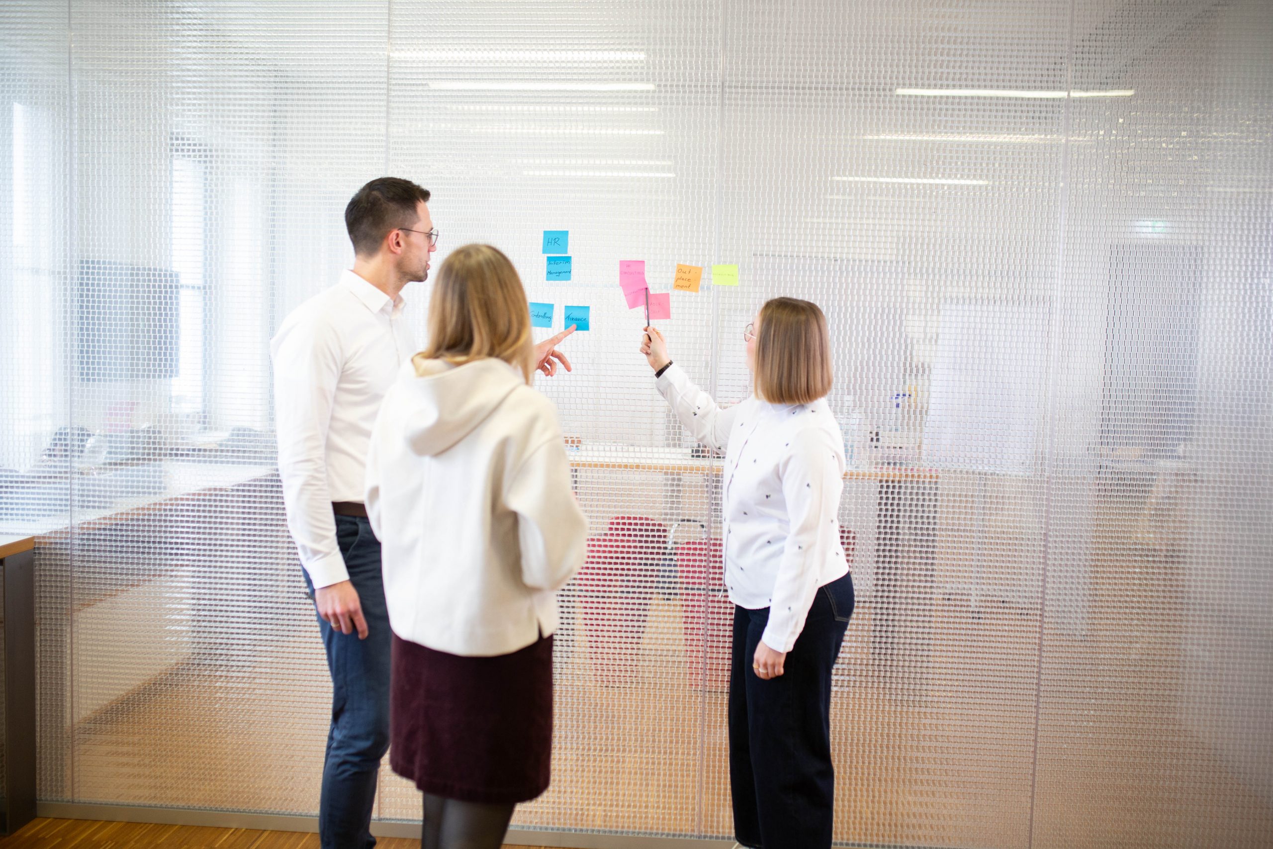 Workshop mit drei Personen.